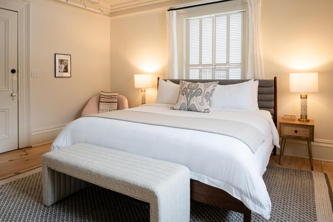 Hotel The August House à Windsor Extérieur photo